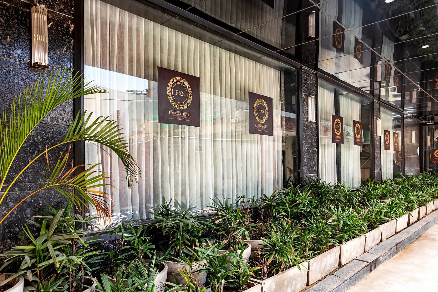 hotels near ambience mall gurgaon